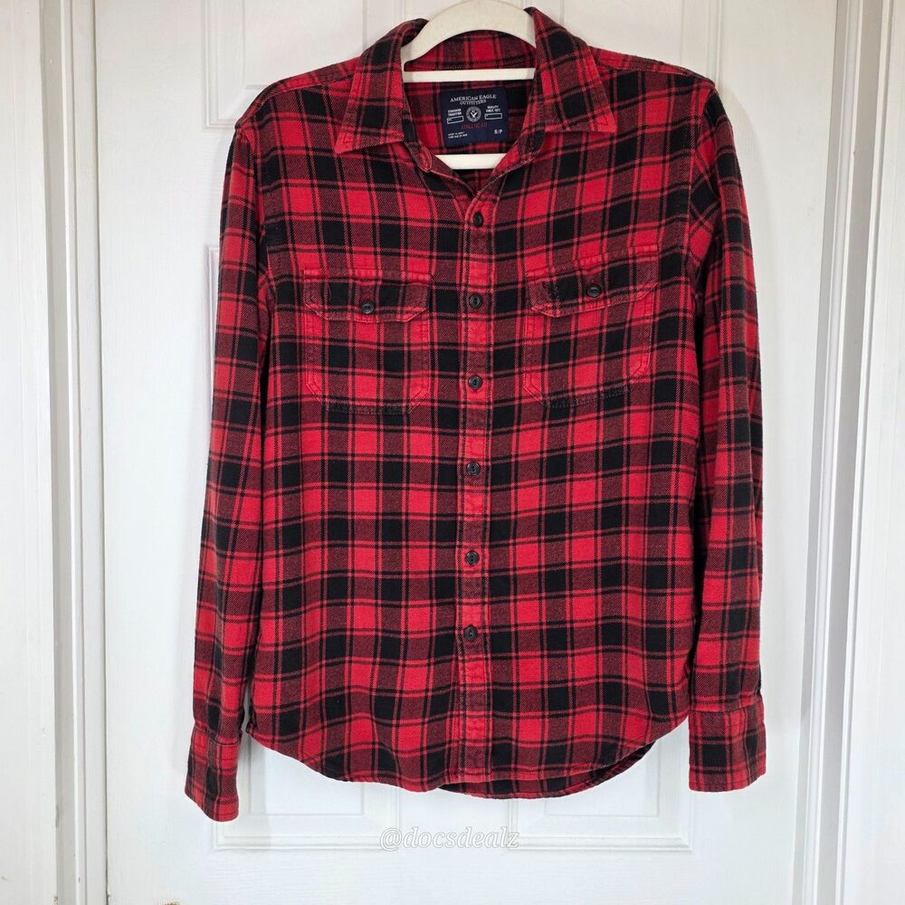 American Eagle Flannel Plaid Red and Black Athletic Fit Men's Small